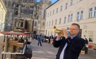 Káva, ceruzka a chvíľka pre seba
